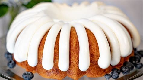 nothing bundt cakea|nothing bundt cakes controversy.